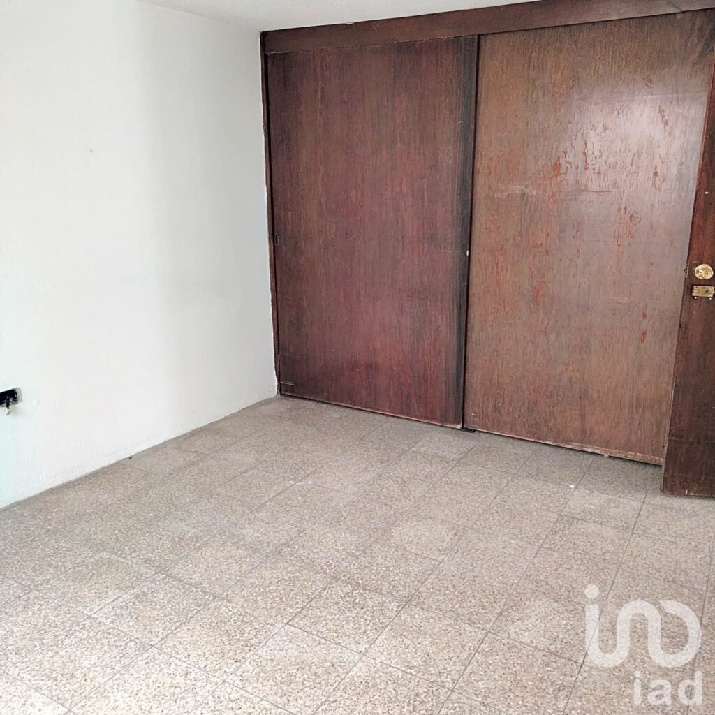 CASA EN VENTA DE UNA PLANTA EN LA PAZ