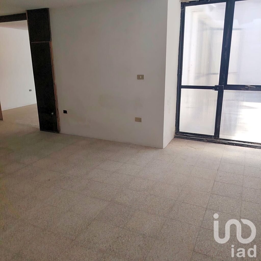 CASA EN VENTA DE UNA PLANTA EN LA PAZ