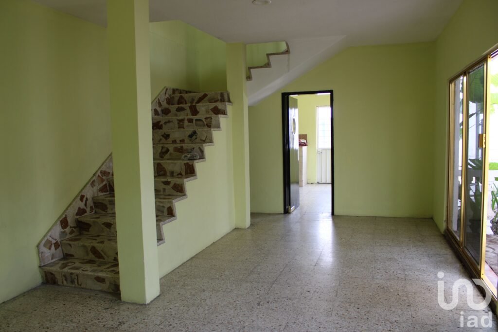 VENTA DE CASA EN CALLE TULIPAN, COL. JARDINES DEL TEPEYAC. ECATEPEC DE MORELOS.