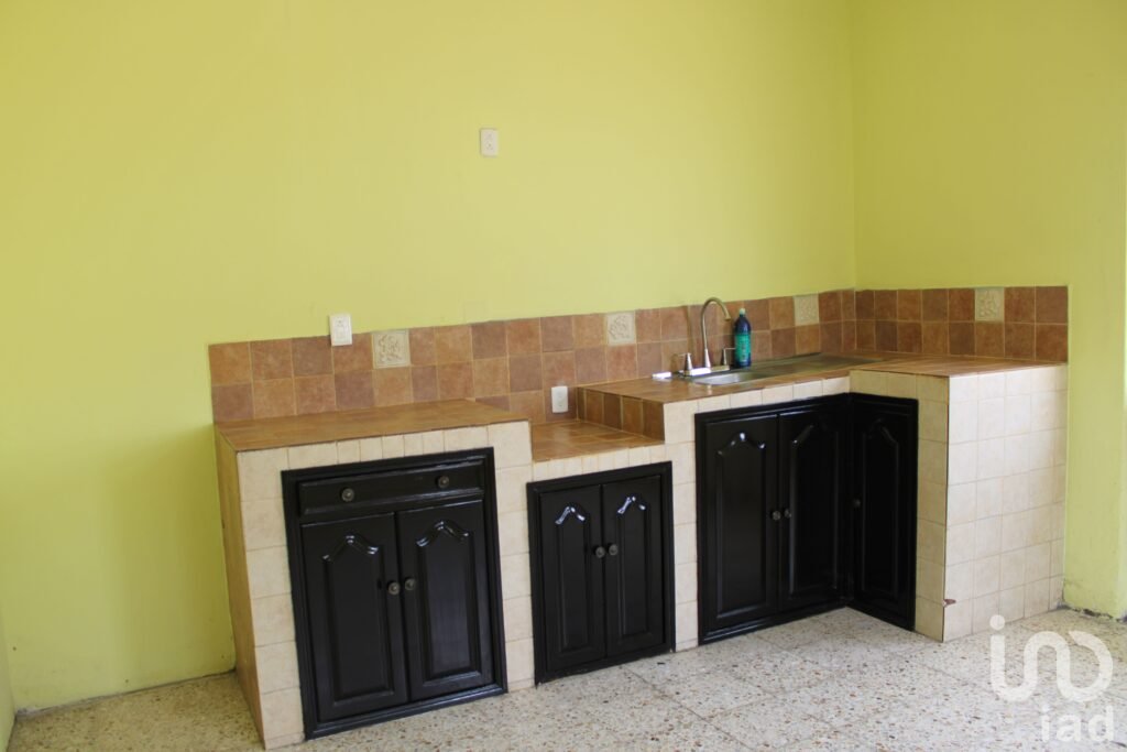 VENTA DE CASA EN CALLE TULIPAN, COL. JARDINES DEL TEPEYAC. ECATEPEC DE MORELOS.