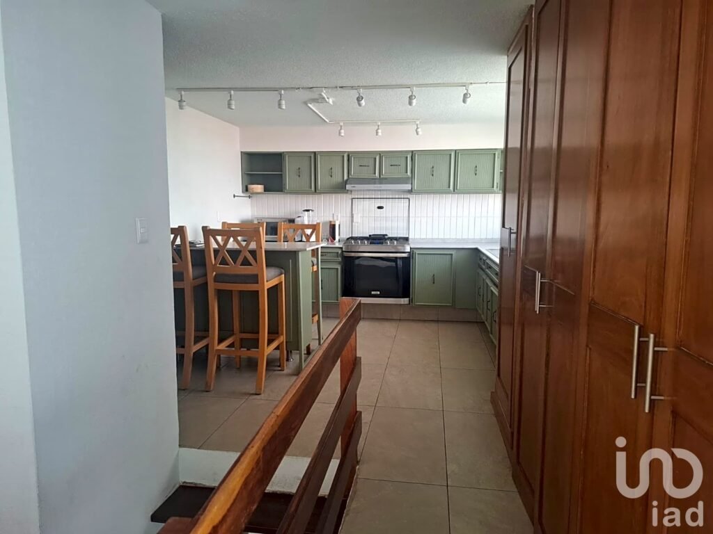 RENTA DE CASA TOTALMENTE REMODELADA MUY MODERNA EN LOMAS 1A. SECCION EN LA CD. DE SAN LUIS POTOSI