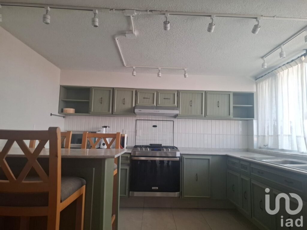 RENTA DE CASA TOTALMENTE REMODELADA MUY MODERNA EN LOMAS 1A. SECCION EN LA CD. DE SAN LUIS POTOSI