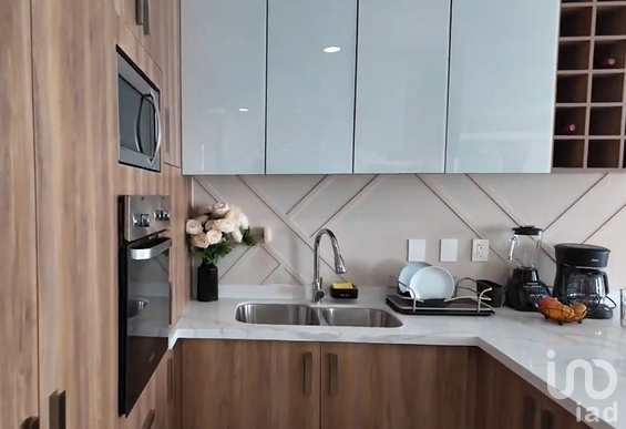 Casa de 3 Recámaras, 2.5 Baños, Vestíbulo y Cocina equipada en Ziré | Entrega Inmediata,