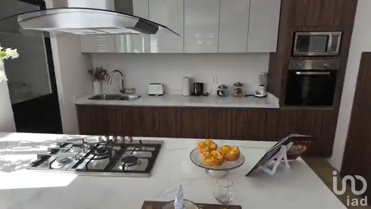 Casa Nueva de 3 Recámaras, 2.5 Baños, con Balcón, en Ziré | Entrega Inmediata