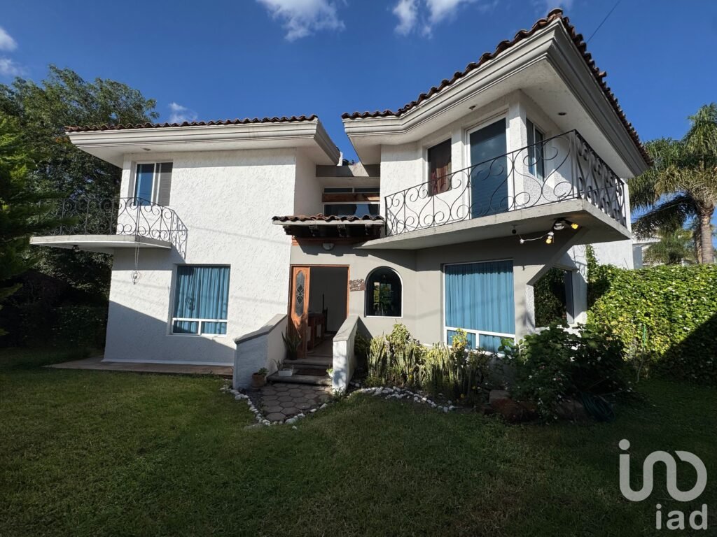 Residencia estilo Mexicano Contemporáneo  en Morillotla cerca de la UDLAP Y UVM  en Puebla
