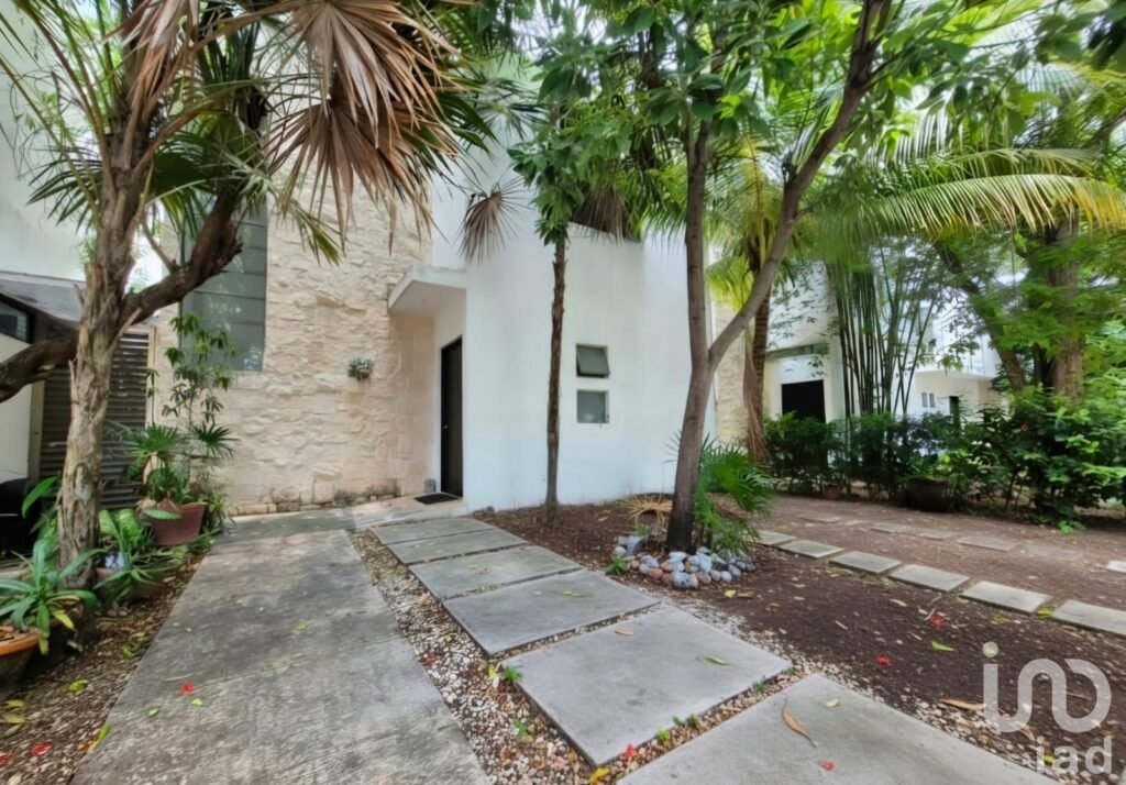 CASA EN VENTA JADE RESIDENCIAL CANCUN