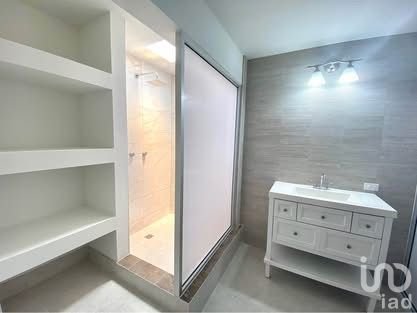 CASA EN VENTA EN CALLE VALLE DE LAS TORRES COMPLETAMENTE REMODELADA