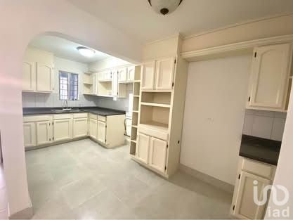 CASA EN VENTA EN CALLE VALLE DE LAS TORRES COMPLETAMENTE REMODELADA