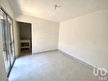 CASA EN VENTA EN CALLE VALLE DE LAS TORRES COMPLETAMENTE REMODELADA