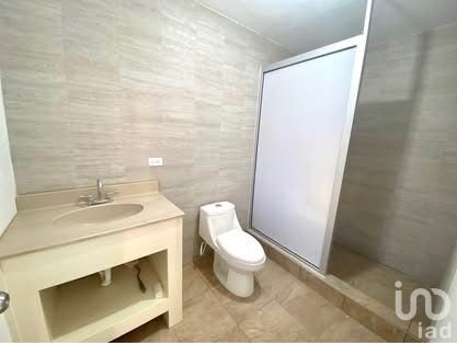 CASA EN VENTA EN CALLE VALLE DE LAS TORRES COMPLETAMENTE REMODELADA
