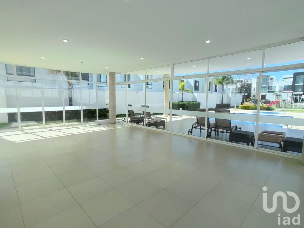 RENTA CASA EN CONDOMINIO PONTEVEDRA III VALLE DE JURIQUILLA QUERETARO