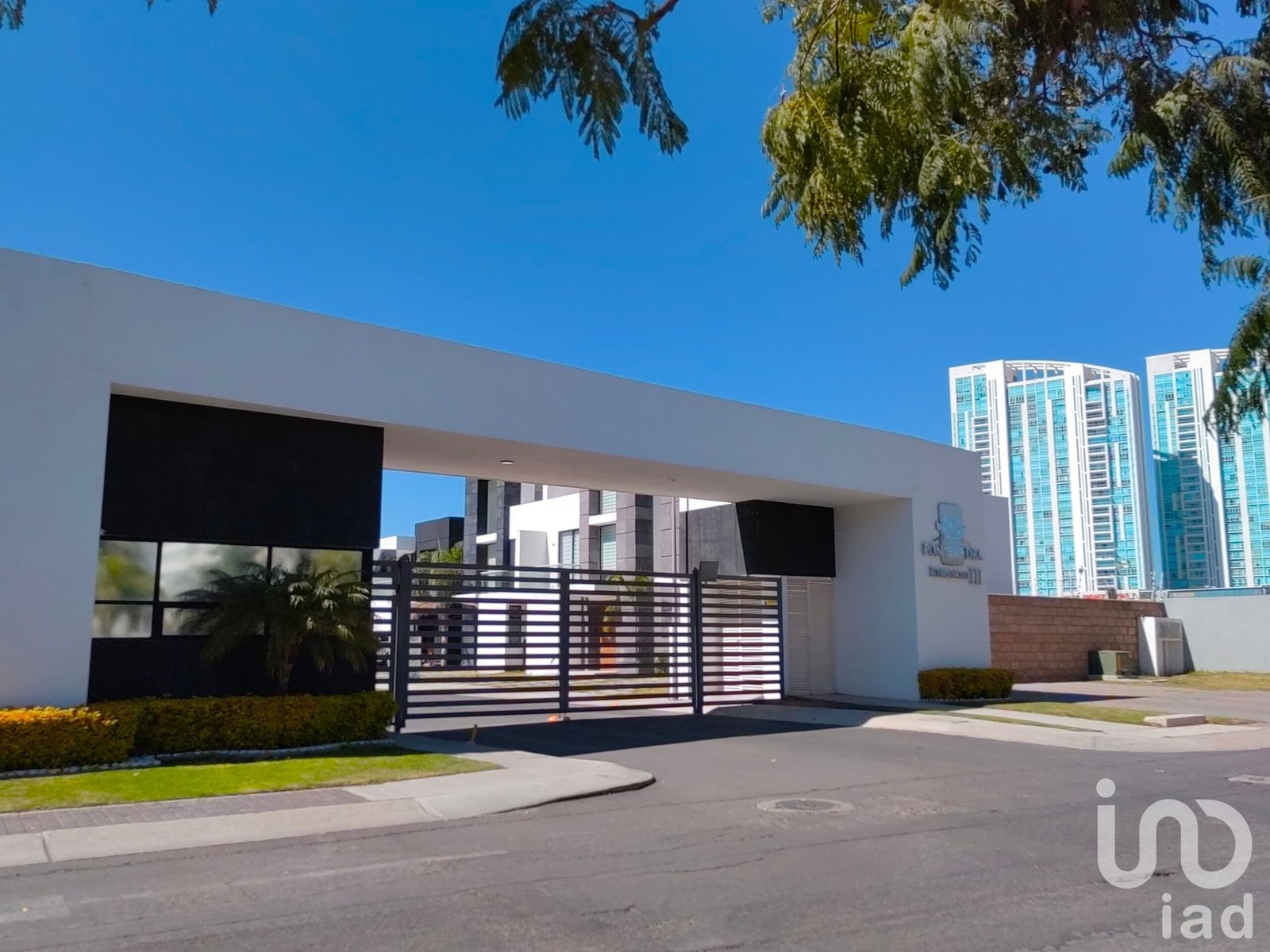 RENTA CASA EN CONDOMINIO PONTEVEDRA III VALLE DE JURIQUILLA QUERETARO
