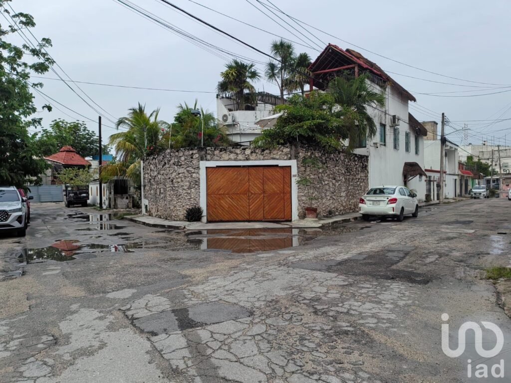 VENDO CASA EN LA SUPERMANZANA 59 CON CABAÑA INDEPENDIENTE CANCUN Q ROO