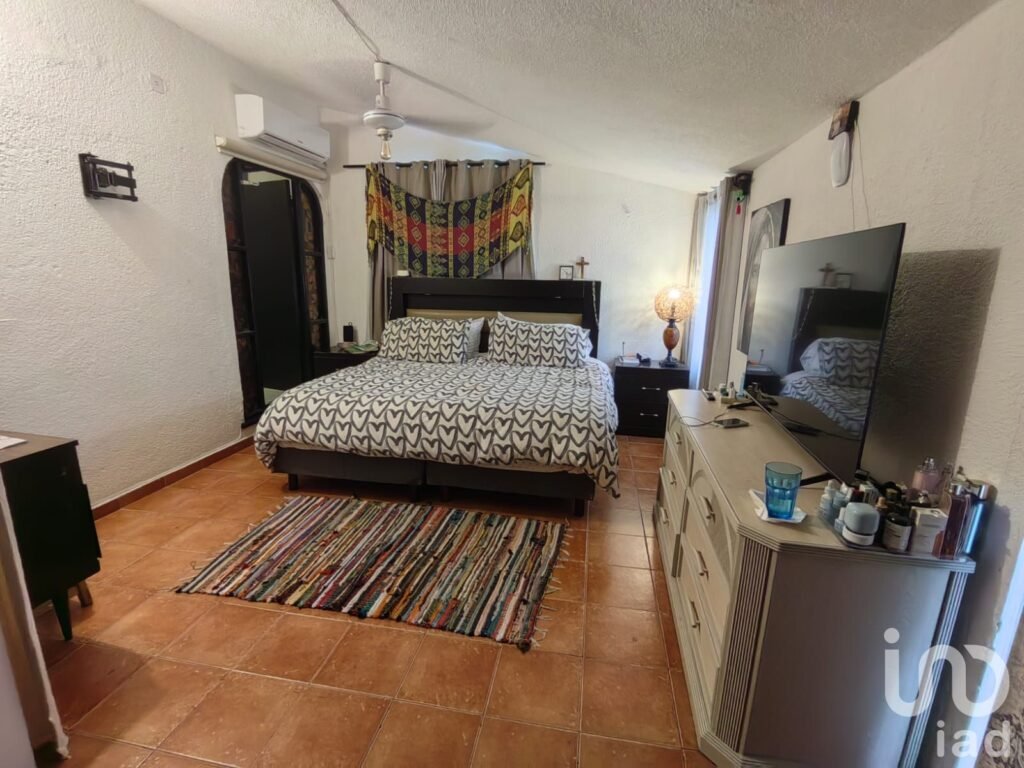 VENDO CASA EN LA SUPERMANZANA 59 CON CABAÑA INDEPENDIENTE CANCUN Q ROO