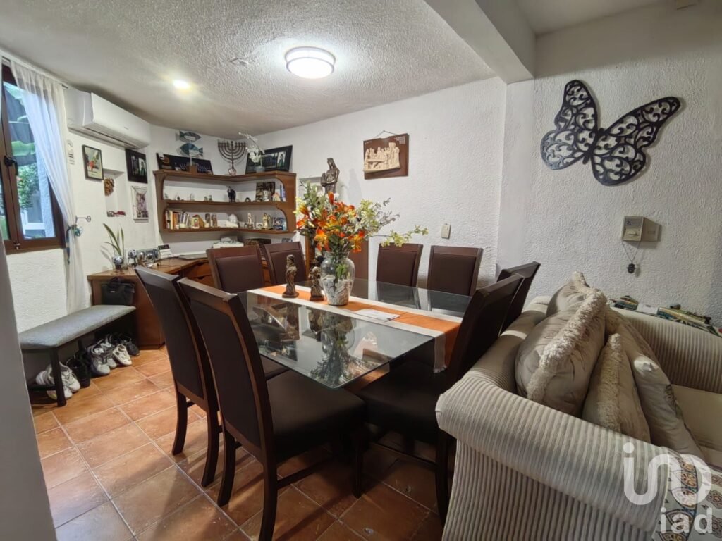 VENDO CASA EN LA SUPERMANZANA 59 CON CABAÑA INDEPENDIENTE CANCUN Q ROO