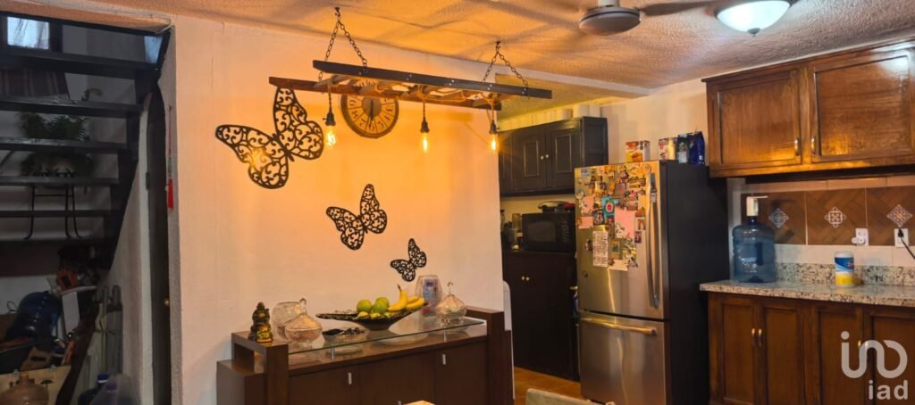 VENDO CASA EN LA SUPERMANZANA 59 CON CABAÑA INDEPENDIENTE CANCUN Q ROO