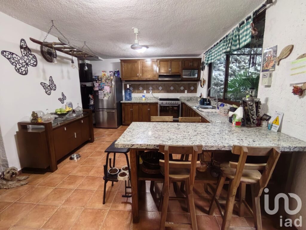 VENDO CASA EN LA SUPERMANZANA 59 CON CABAÑA INDEPENDIENTE CANCUN Q ROO