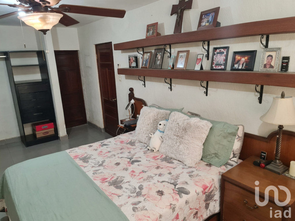 ¡Atención Inversionistas! Casa con terreno en Venta en Col. Lomas de Anáhuac (Zona Anáhuac-UANL)