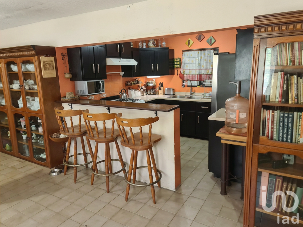 ¡Atención Inversionistas! Casa con terreno en Venta en Col. Lomas de Anáhuac (Zona Anáhuac-UANL)