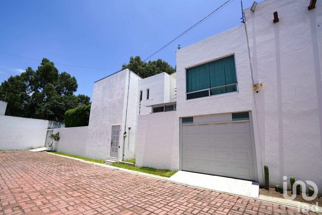 Renta de Casa con jardín, en Ex Hda La Carcaña - zona UDLAP - San Pedro Cholula.