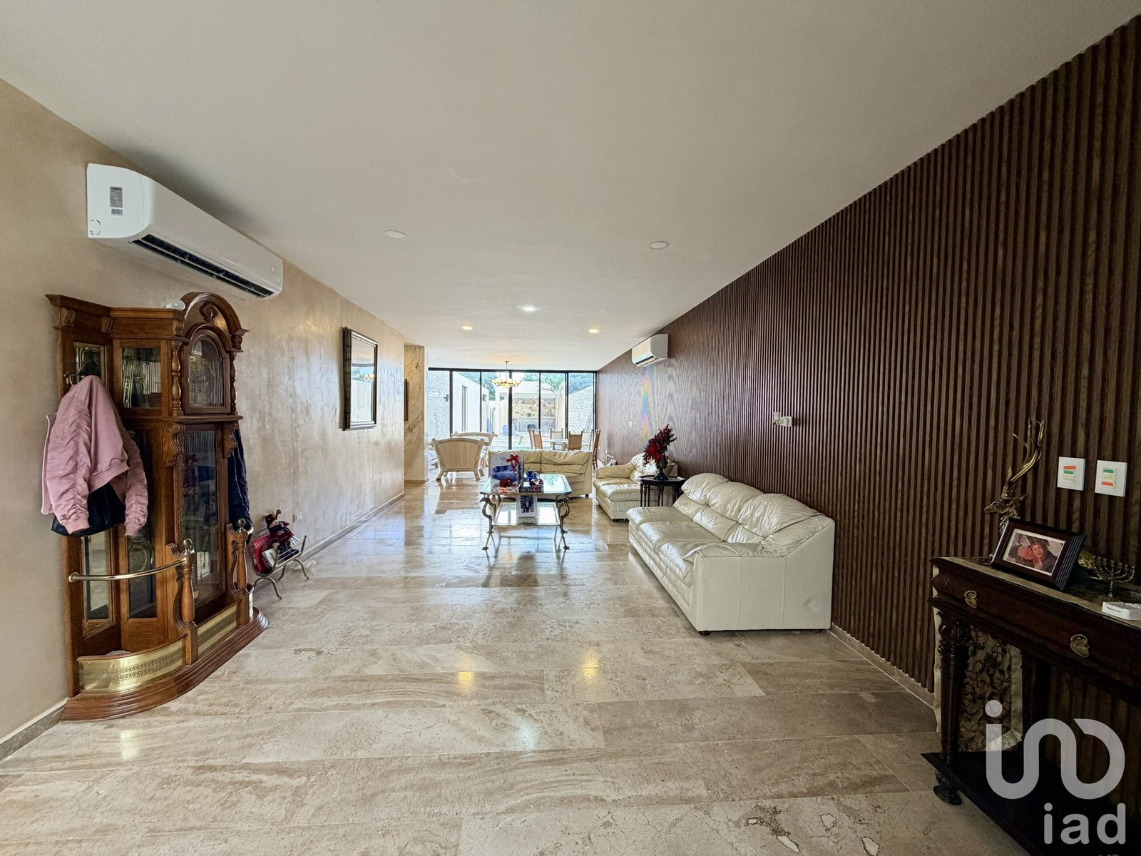 CASA EN VENTA EN DZITYA,CON AMPLIOS ESPACIOS, TERRENO EXCEDENTE, 4 HABITACIONES Y PANELES SOLARES