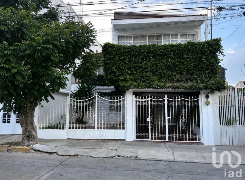 CASA EN VENTA EN COLINAS DEL RIO AGUASCALIENTES