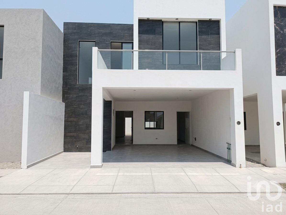 Casa en  cerrada con amenidades en zona viñedos en Torreón