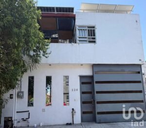 CASA EN VENTA, COL. INDUSTRIAS DEL VIDRIO, SAN NICOLAS DE LOS GARZA, N.L. CASA EN VENTA, COL. INDUSTRIAS DEL VIDRIO, SAN NICOLAS DE LOS GARZA, N.L.