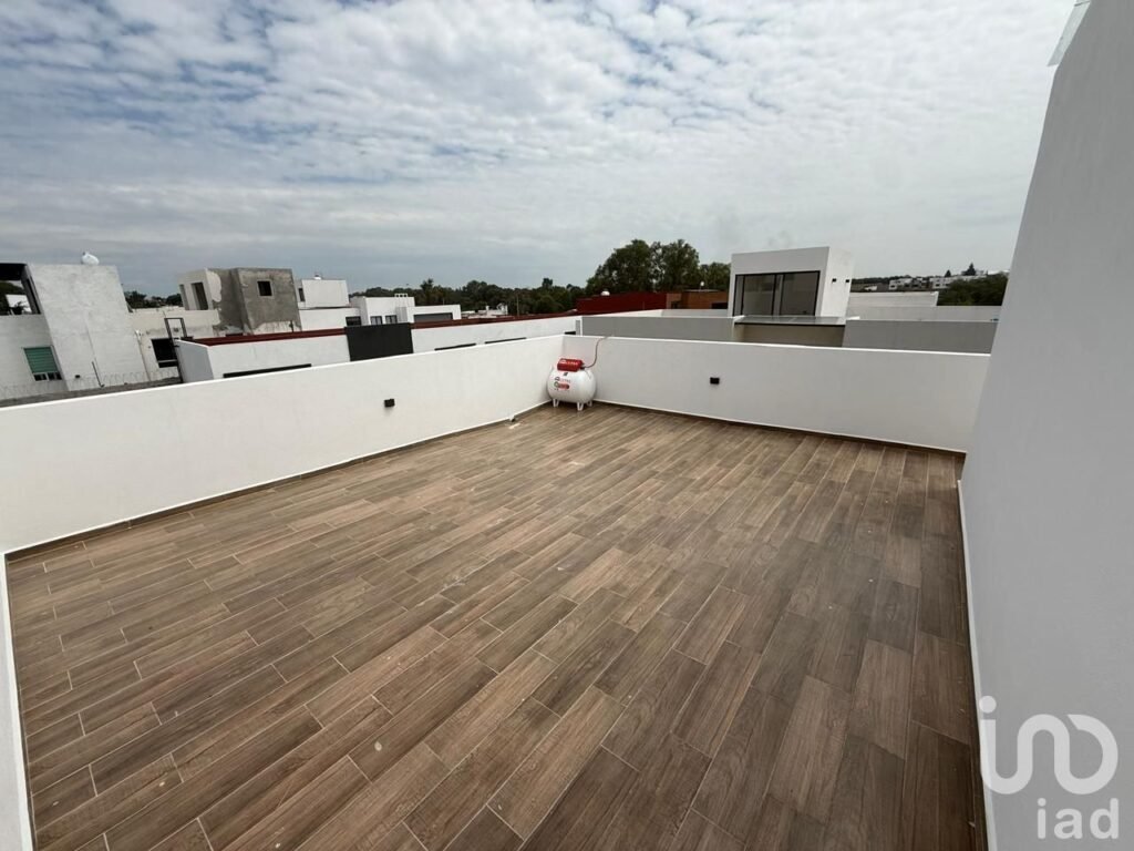Casa en VENTA con 225 m2 de construcción, atrás de Plaza San Diego, Fraccionamiento Magenta