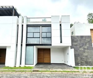 Casa en Venta Fracc. Arboreto, Zona Forjadores, San Pedro Cholula, Puebla. Sólo recursos propios. Casa en Venta Fracc. Arboreto, Zona Forjadores, San Pedro Cholula, Puebla. Sólo recursos propios.