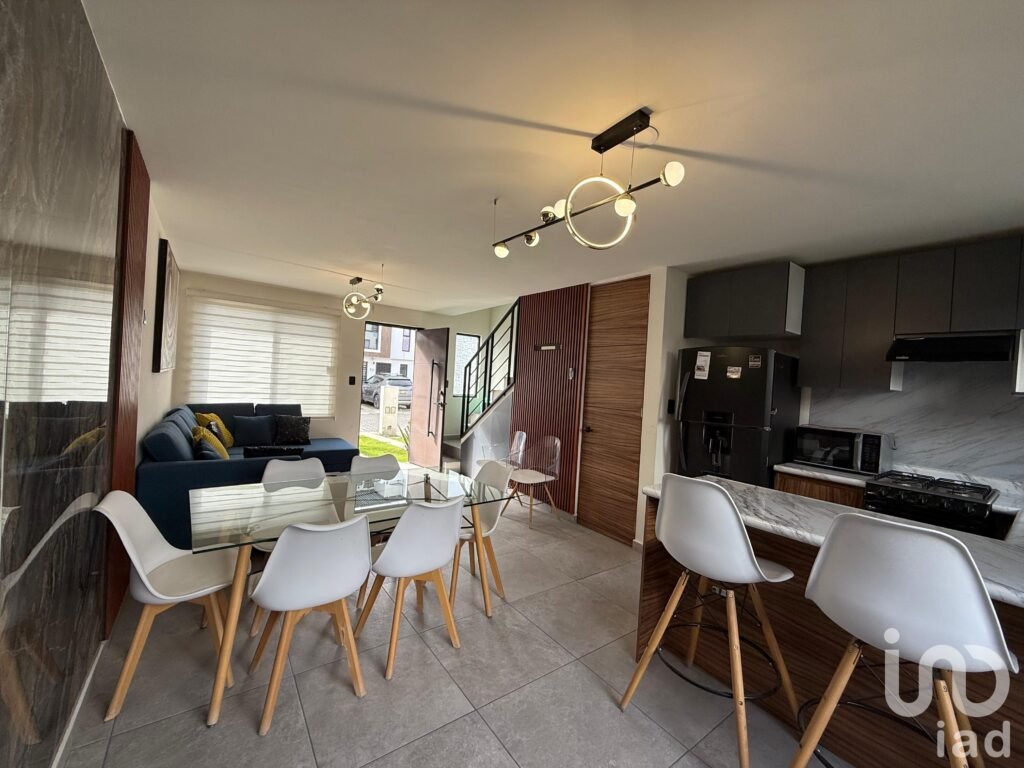 VENTA DE CASA SEMINUEVA A 5 MIN DE PLAZA SAN DIEGO CON FÁCIL ACCESO A PERIFÉRICO