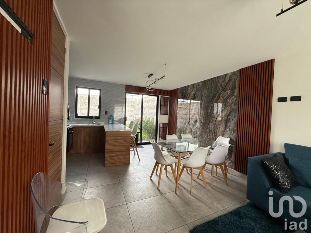 VENTA DE CASA SEMINUEVA A 5 MIN DE PLAZA SAN DIEGO CON FÁCIL ACCESO A PERIFÉRICO