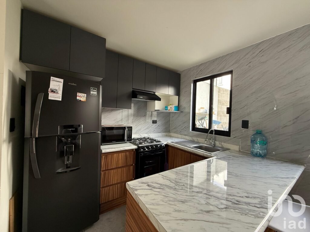 VENTA DE CASA SEMINUEVA A 5 MIN DE PLAZA SAN DIEGO CON FÁCIL ACCESO A PERIFÉRICO