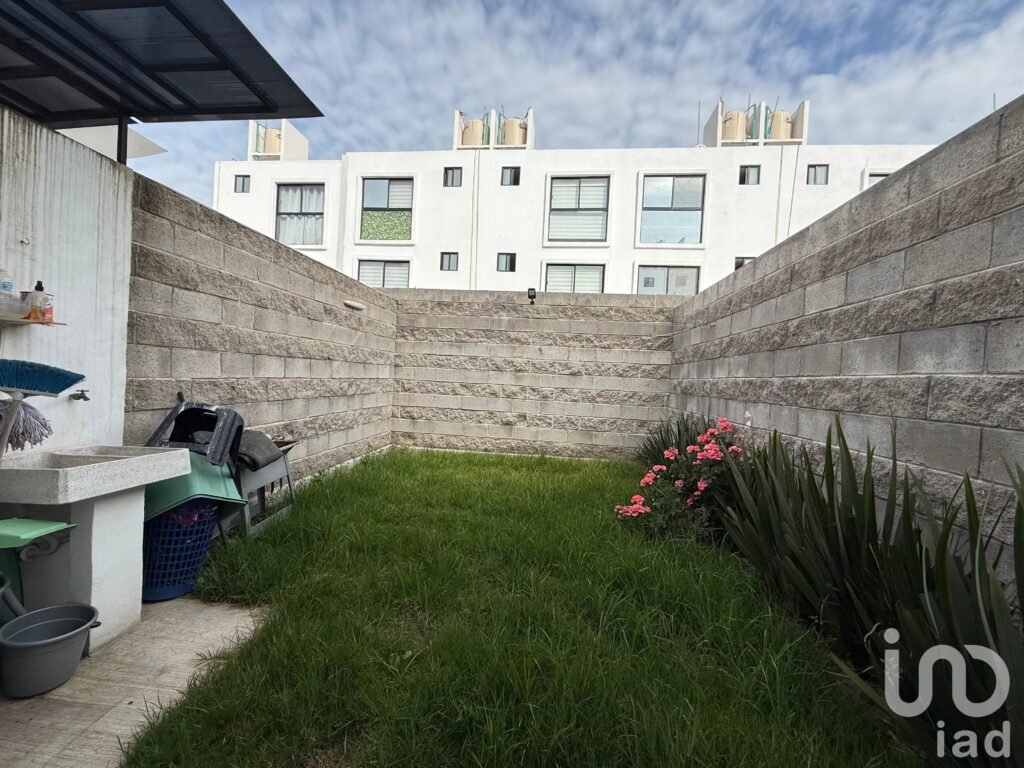 VENTA DE CASA SEMINUEVA A 5 MIN DE PLAZA SAN DIEGO CON FÁCIL ACCESO A PERIFÉRICO