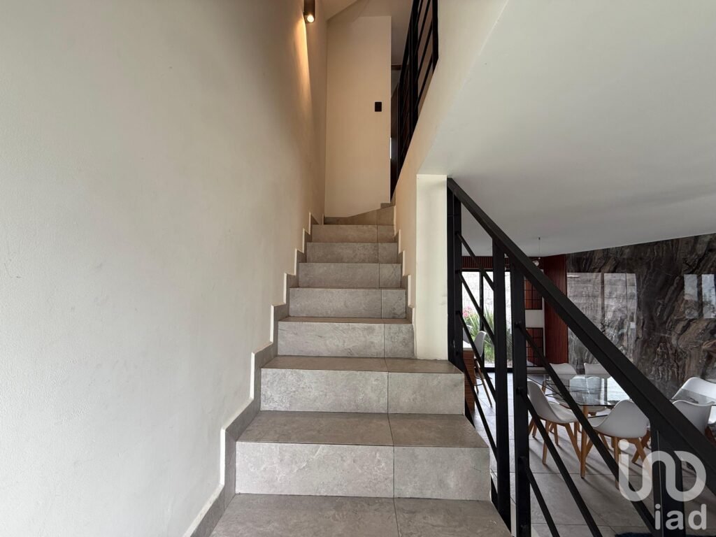 VENTA DE CASA SEMINUEVA A 5 MIN DE PLAZA SAN DIEGO CON FÁCIL ACCESO A PERIFÉRICO