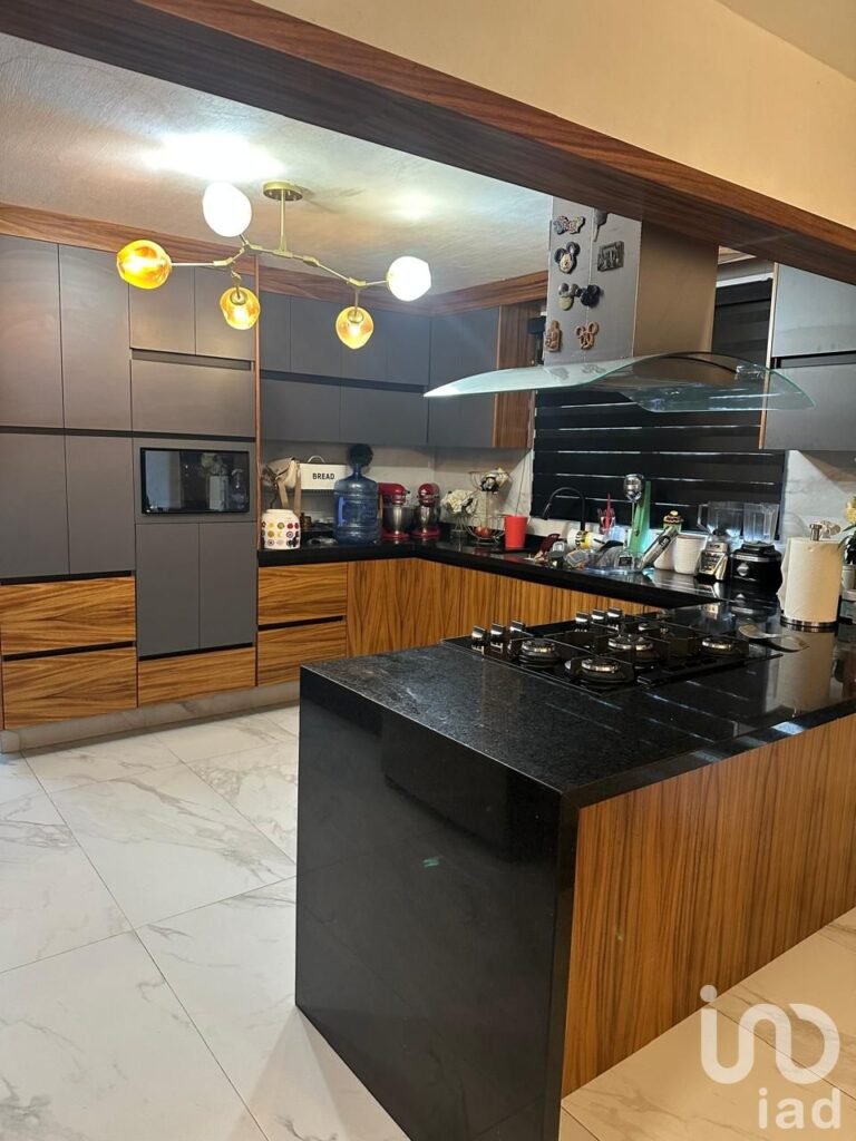 SE VENDE CASA EN LA SEGUNDA SECCION DE BUGAMBILIAS EN ZAPOPAN JALISCO