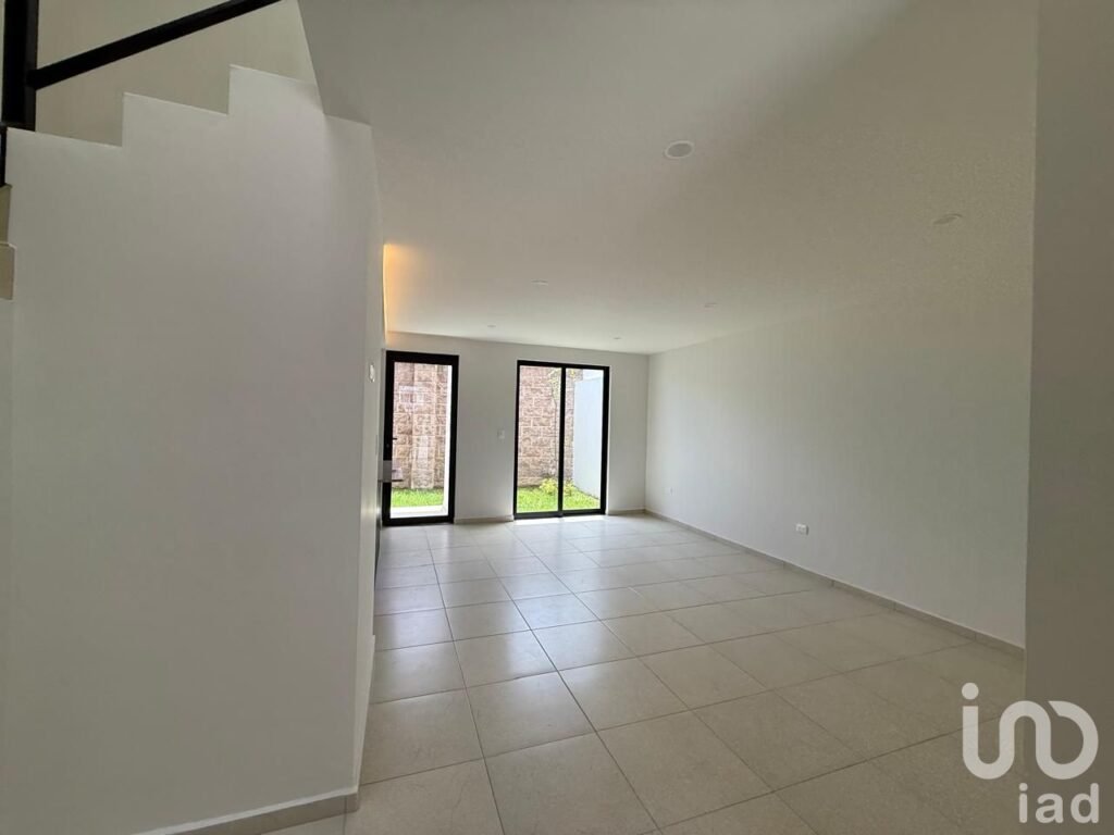CASA EN VENTA EN FRACCIONAMIENTO, CUAUTLANCINGO