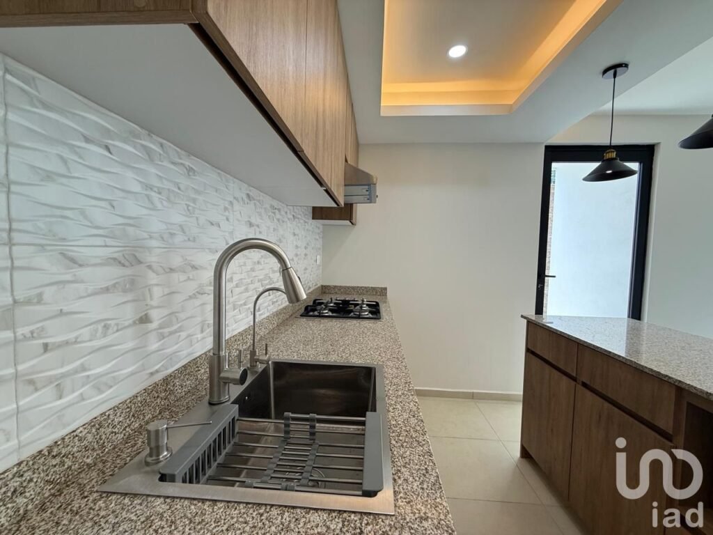 CASA EN VENTA EN FRACCIONAMIENTO, CUAUTLANCINGO