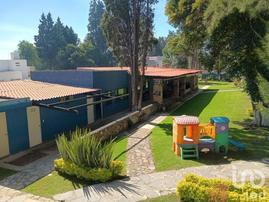 VENTA DE CASA  CON 4 HABITACIONES, ZONA ZEREZOTLA