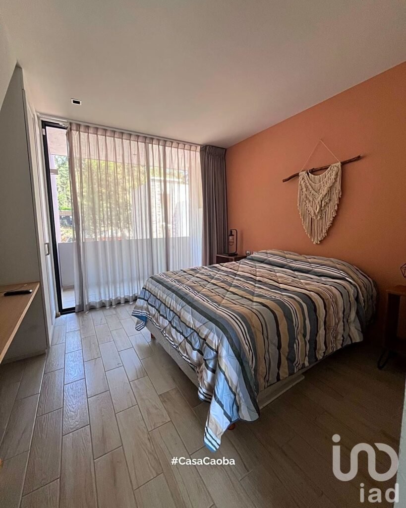VENTA DE CASA  CON 4 HABITACIONES, ZONA ZEREZOTLA