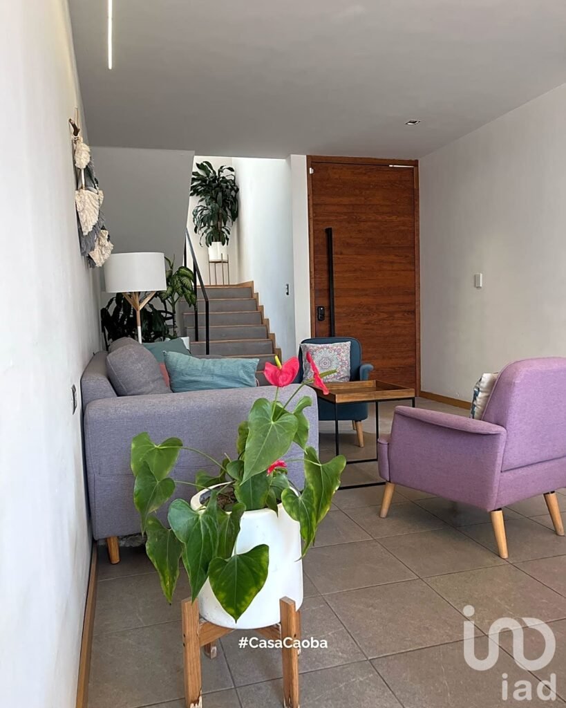 VENTA DE CASA  CON 4 HABITACIONES, ZONA ZEREZOTLA