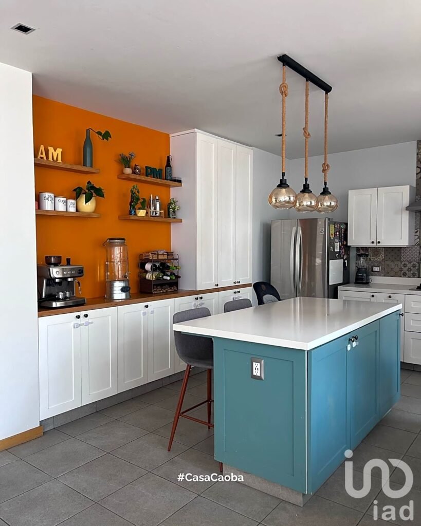 VENTA DE CASA  CON 4 HABITACIONES, ZONA ZEREZOTLA