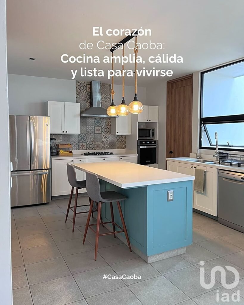 VENTA DE CASA  CON 4 HABITACIONES, ZONA ZEREZOTLA