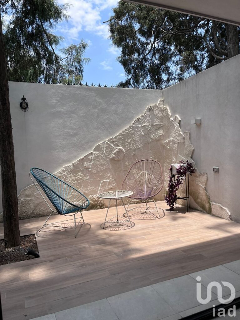 VENTA DE CASA  CON 4 HABITACIONES, ZONA ZEREZOTLA
