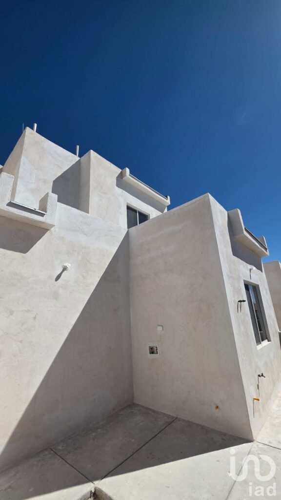 CASA NUEVA  EN RENTA EN EL FRACCIONAMIENTO PORTALES DE SAN ANTONIO
