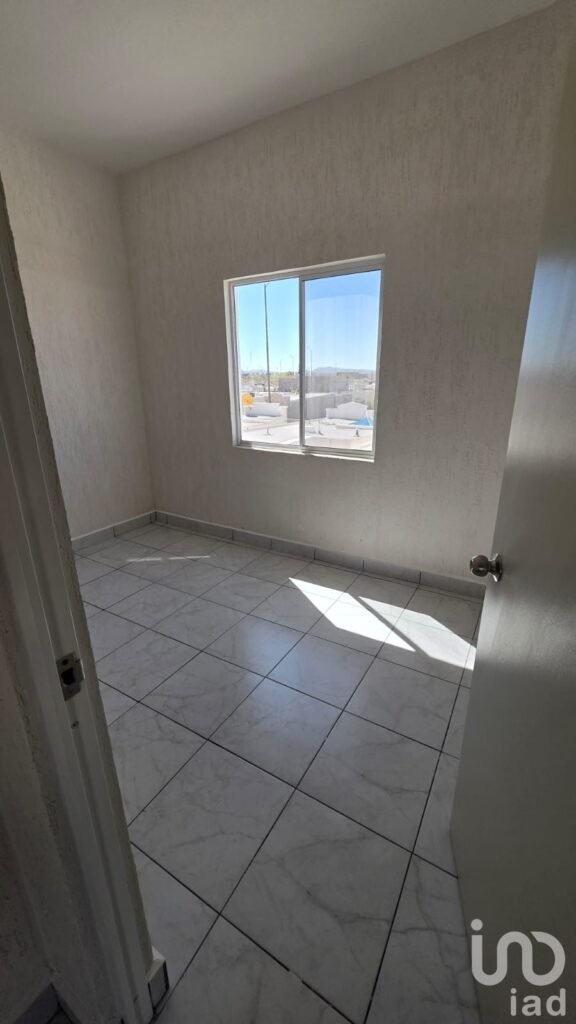 CASA NUEVA  EN RENTA EN EL FRACCIONAMIENTO PORTALES DE SAN ANTONIO