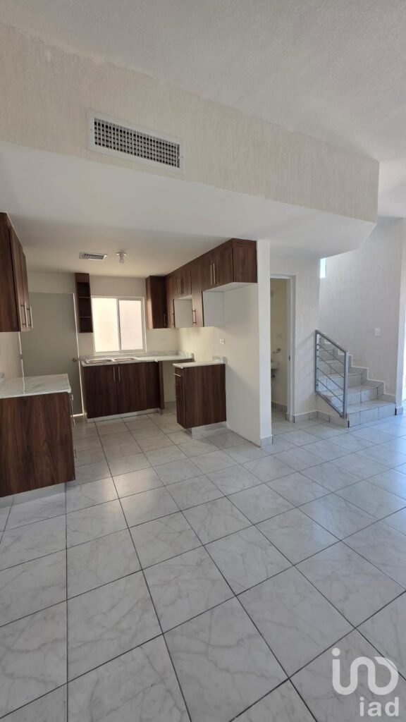 CASA NUEVA  EN RENTA EN EL FRACCIONAMIENTO PORTALES DE SAN ANTONIO