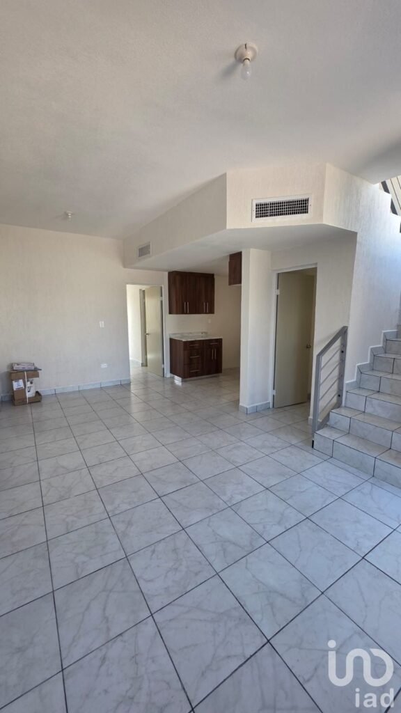 CASA NUEVA  EN RENTA EN EL FRACCIONAMIENTO PORTALES DE SAN ANTONIO
