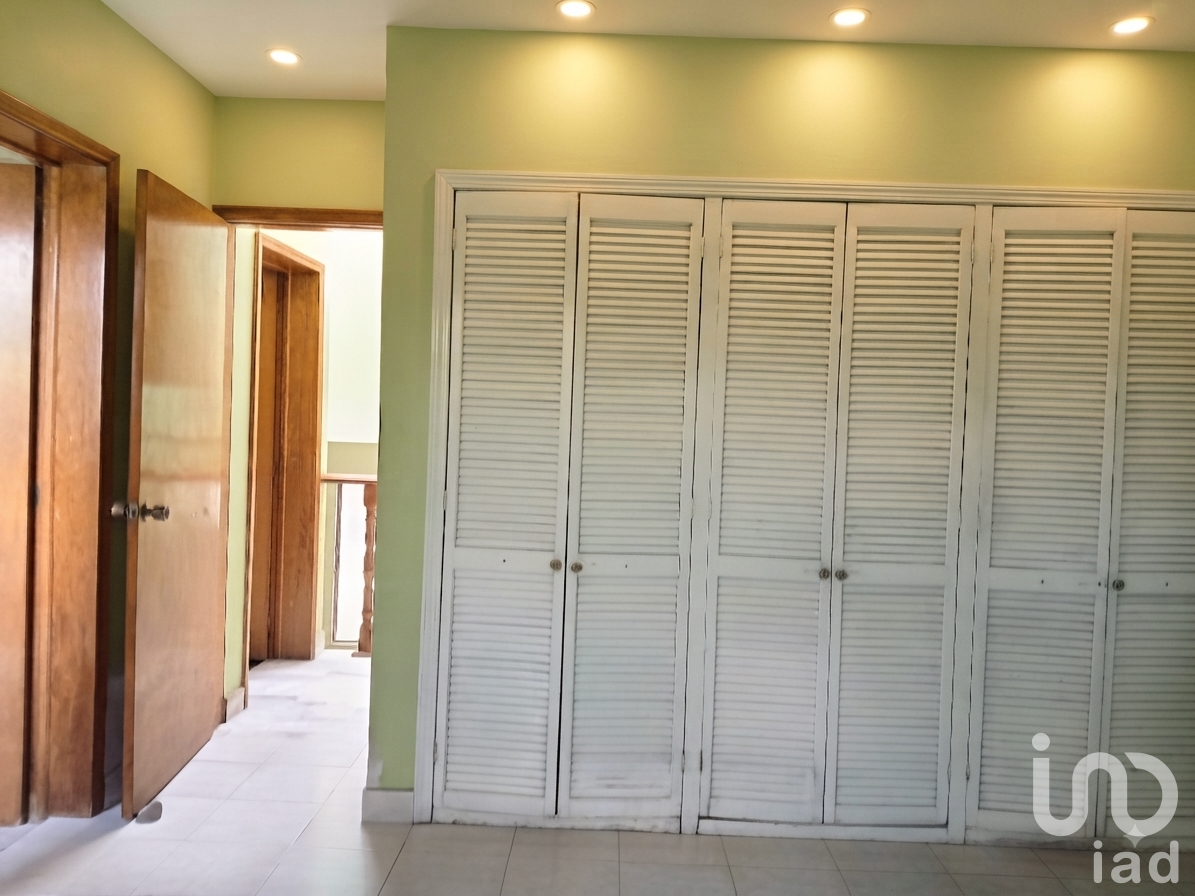Casa en venta con excelente ubicación y potencial de uso comercial, cerca de Av. Zaragoza