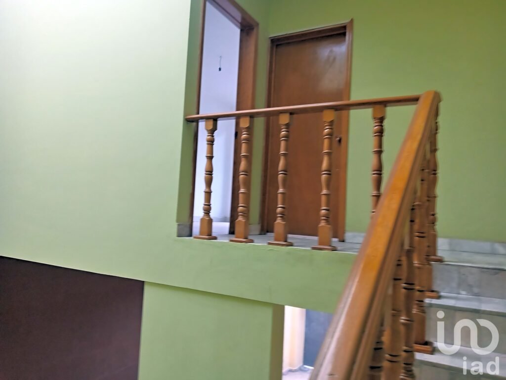 Casa en venta con excelente ubicación y potencial de uso comercial, cerca de Av. Zaragoza